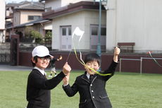 スプリングスクール初日　クラフト教室