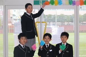 雨の日の英宏小学校