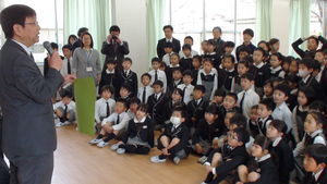 心の教育　【全校朝礼】