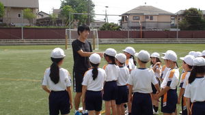 梅雨の晴れ間の体育　3年生【体づくり】