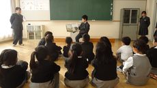 小中交流　読み聞かせ活動