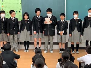 委員会の引き継ぎがありました【特別活動】