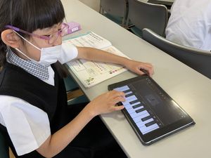 iPadで演奏しよう！　【情操教育】