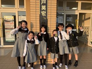 明日は創立記念日　【学校生活】