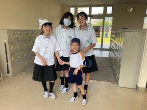 大好き！　優しい上級生・なかよし下級生！　【学校生活】