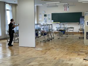 教室を拡大しました　【職員作業】