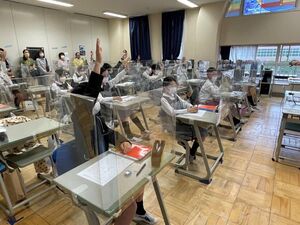授業参観・学級懇談会・教育後援会総会がありました。