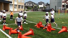 現役女子サッカー選手　まい先生の体育の授業