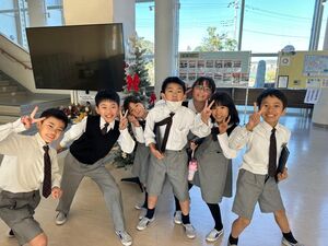 みんななかよし！　はいポーズ！！【学校生活】