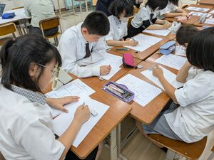 英宏中学校の部活動体験【進路・学習指導】