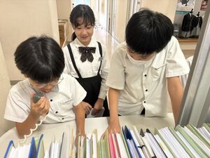 お昼に自己紹介の放送を頑張っています。【心の教育】