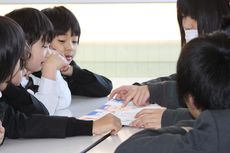 小中連携教育　読み聞かせ